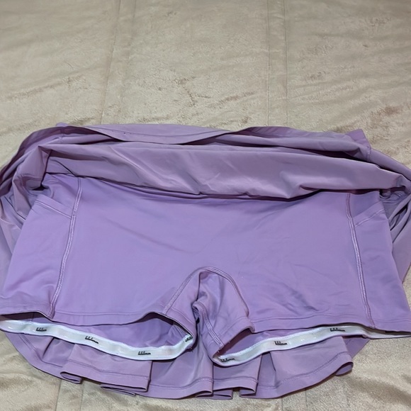 Lululemon skirt - Picture 2 of 4